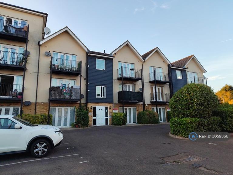 2 bedroom flat in Blackthorn Road, Ilford, IG1 (2 bed) (#3059366)