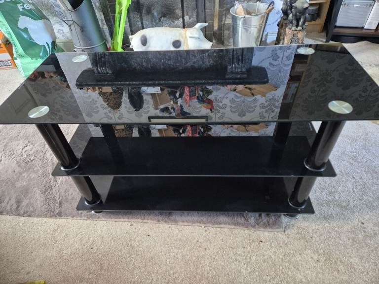 Glass tv stand (black)