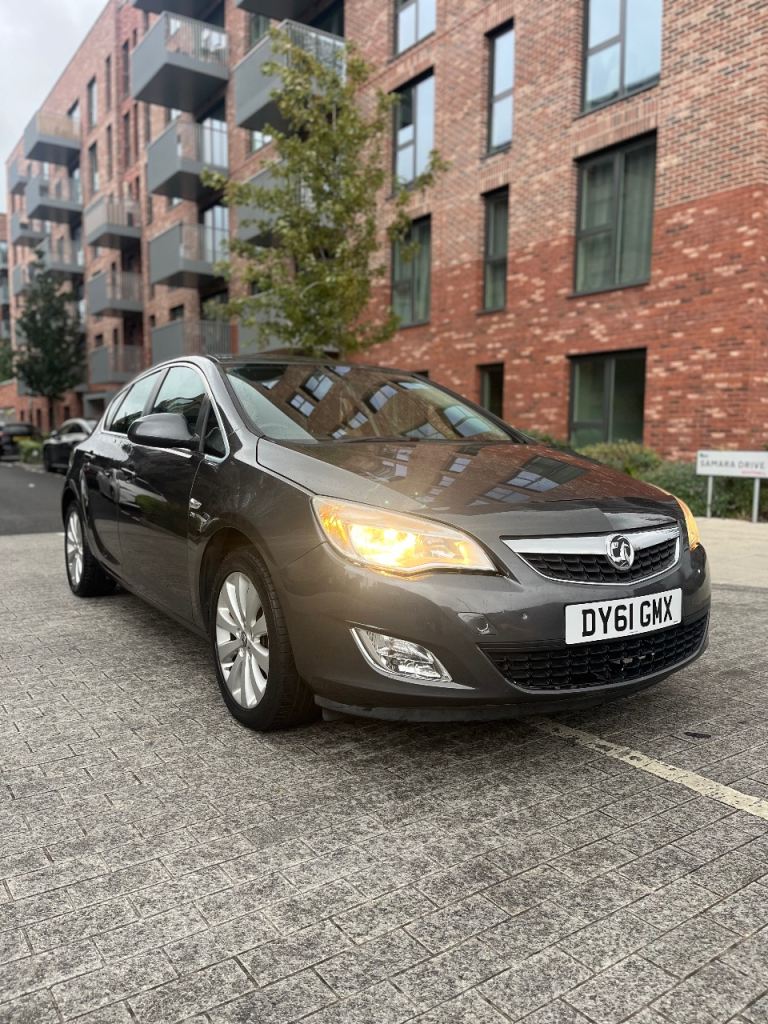 Vauxhall, ASTRA, Hatchback, 2011, Manual, 1598 (cc), 5 doors