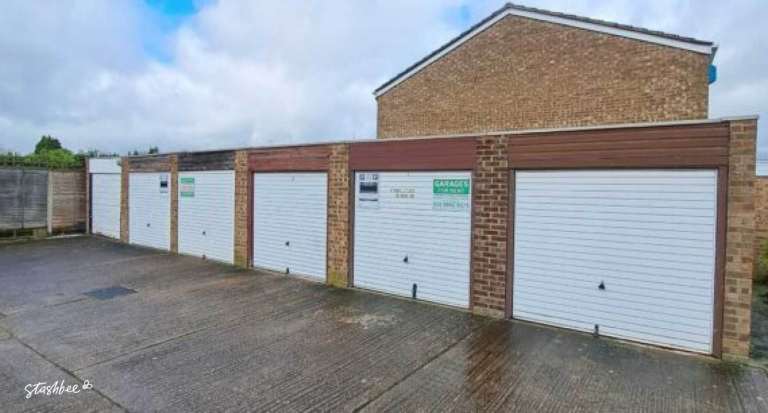 Garage to rent in Dunstable (LU5) | Stashbee