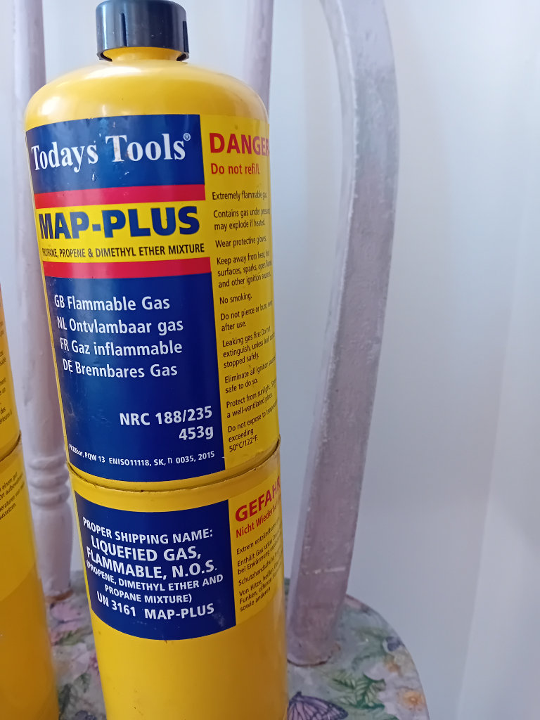 MAP GAS  £10 PICTURES 1 AND  2,  OF 1 CANNISTER FULL, 