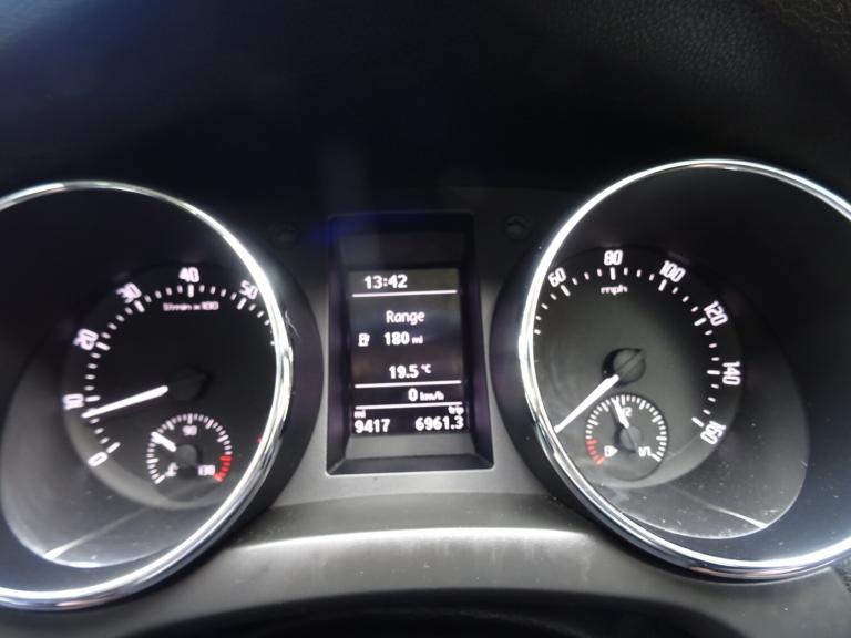 2015 Skoda Yeti 1.2 TSI 110 SE 5dr **ULTRA LOW MILEAGE*ONLY 9000 MILES FROM NEW** HATCHBACK Petro...