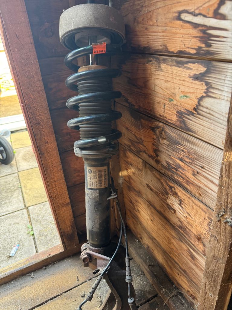 BMW  X5 Front Shock Absorber Strut – Genuine 