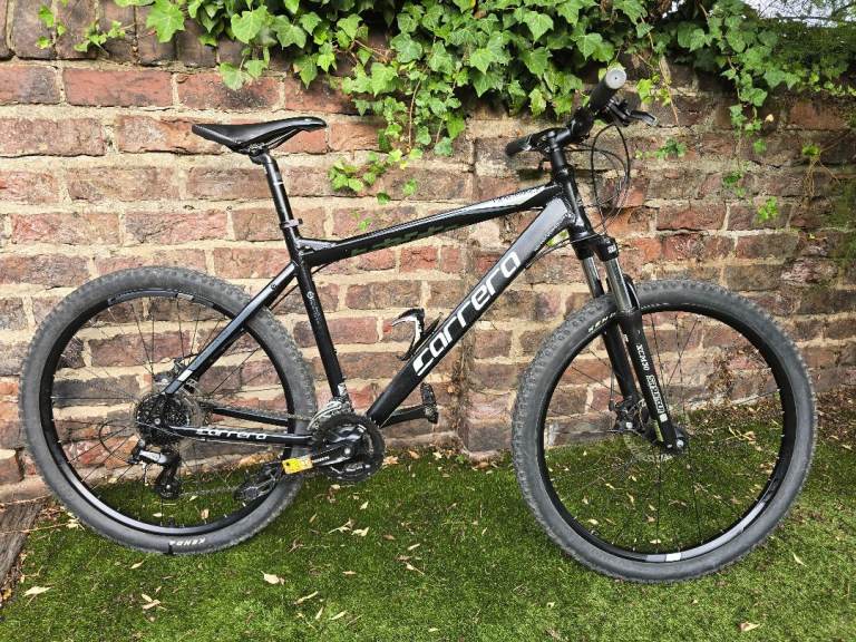 Carrera vengeance MTB / large frame (20").