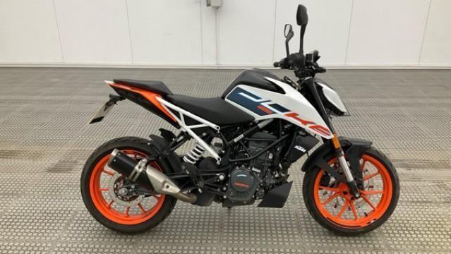 KTM 125 DUKE - 2024 Petrol Manual in White