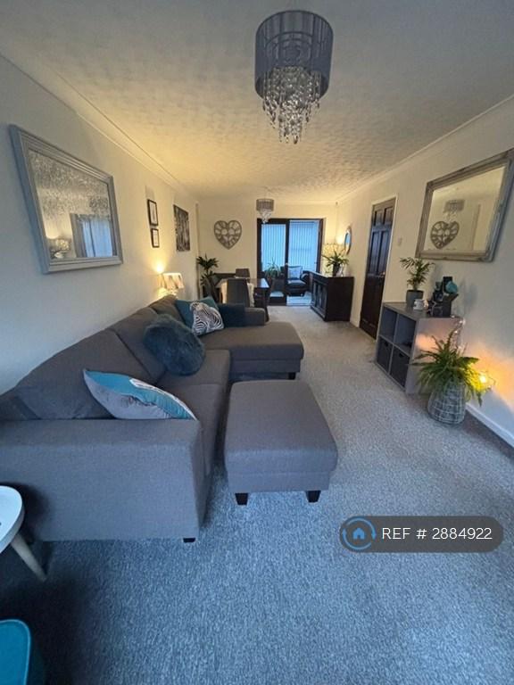 3 bedroom house in Firbank Court, Nottingham, NG9 (3 bed) (#2884922)
