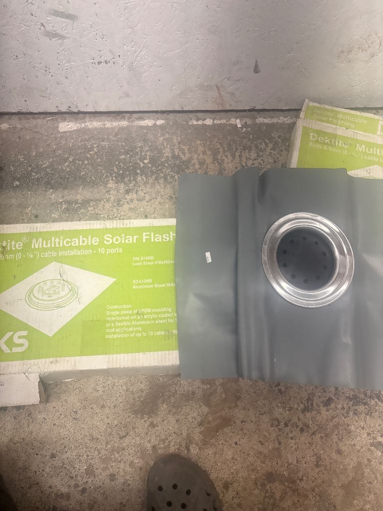 Deks Multicable Solar Flashing Grey – New