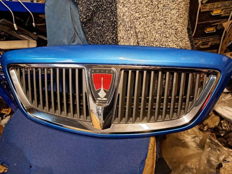GENUINE ROVER 45  NEW GRILL 2004 - 2007 BLUE AND CHROME