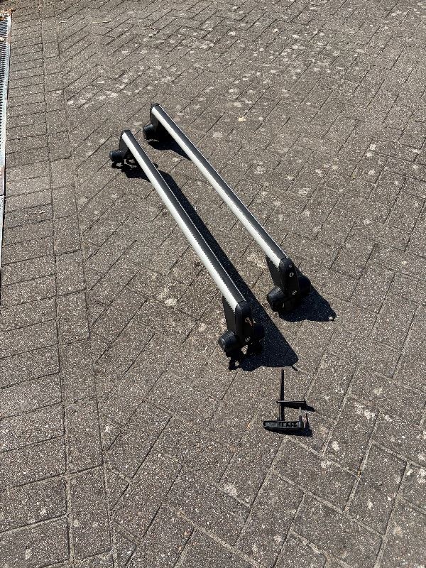 VW Golf Mk4 VW roof rails with fitting tool