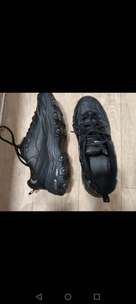 Black sketcher trainers size 7 
