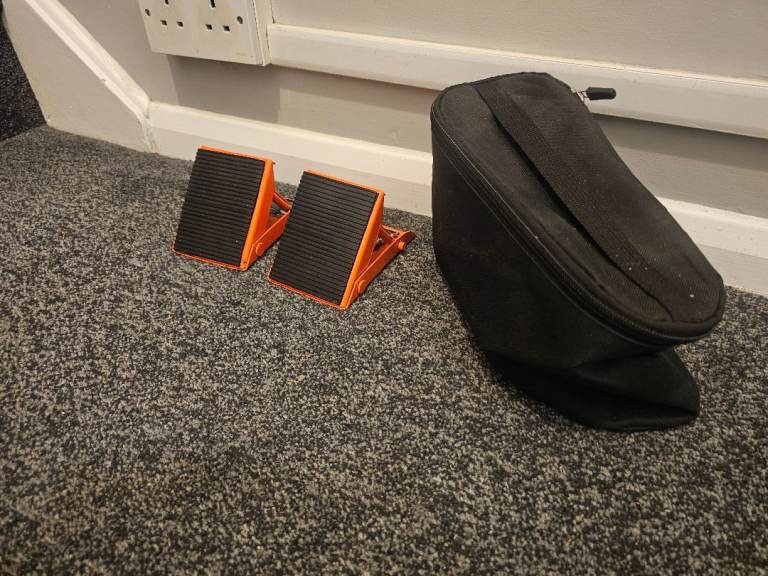 2 Metal/Rubber Wheel Chocks (£5)