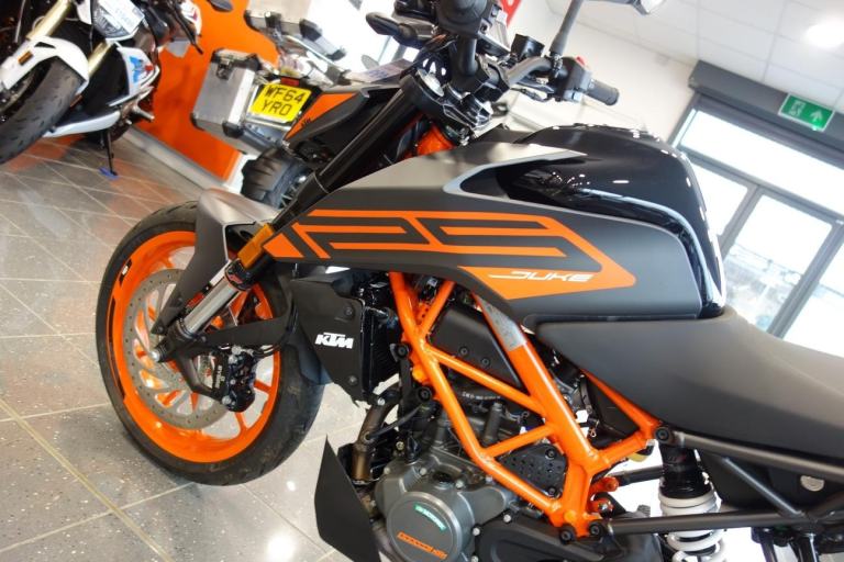 KTM 125 Duke (22 MY)