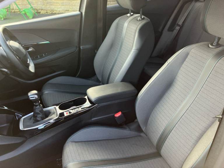 2022 Peugeot 2008 1.2 PureTech Allure Premium 5dr Estate PETROL Manual