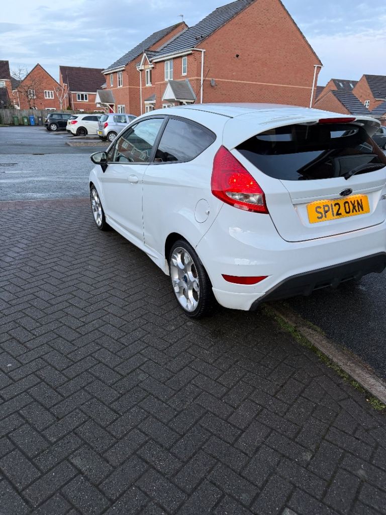 Ford, FIESTA, Hatchback, 2012, Manual, 1596 (cc), 3 doors