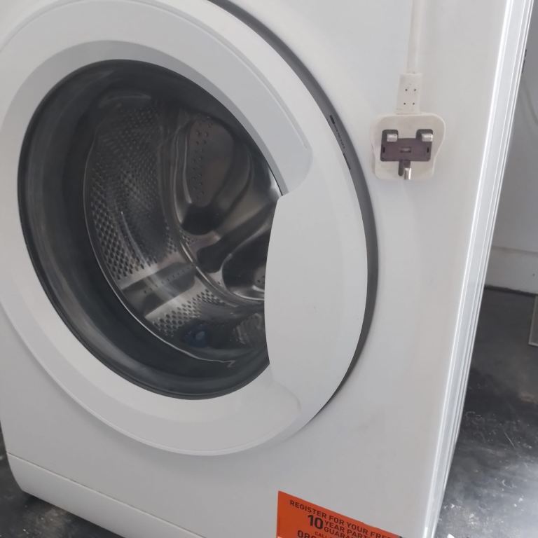 Hotpoint 7kg Washing Machine – As Good As New