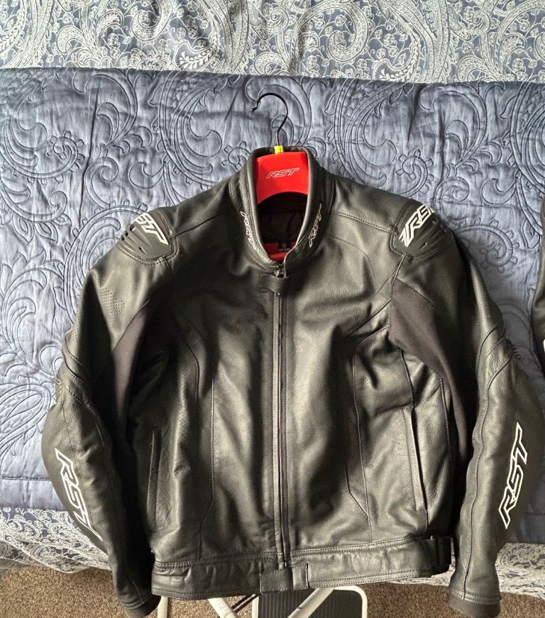RST AXIS LEATHER MOTORCYCLE JACKET SIZE 46 XL