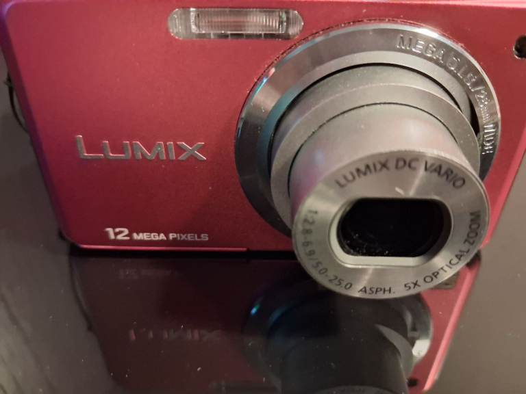 Panasonic Lumix DMC-FS10 Digital Camera - Red, Good Condition