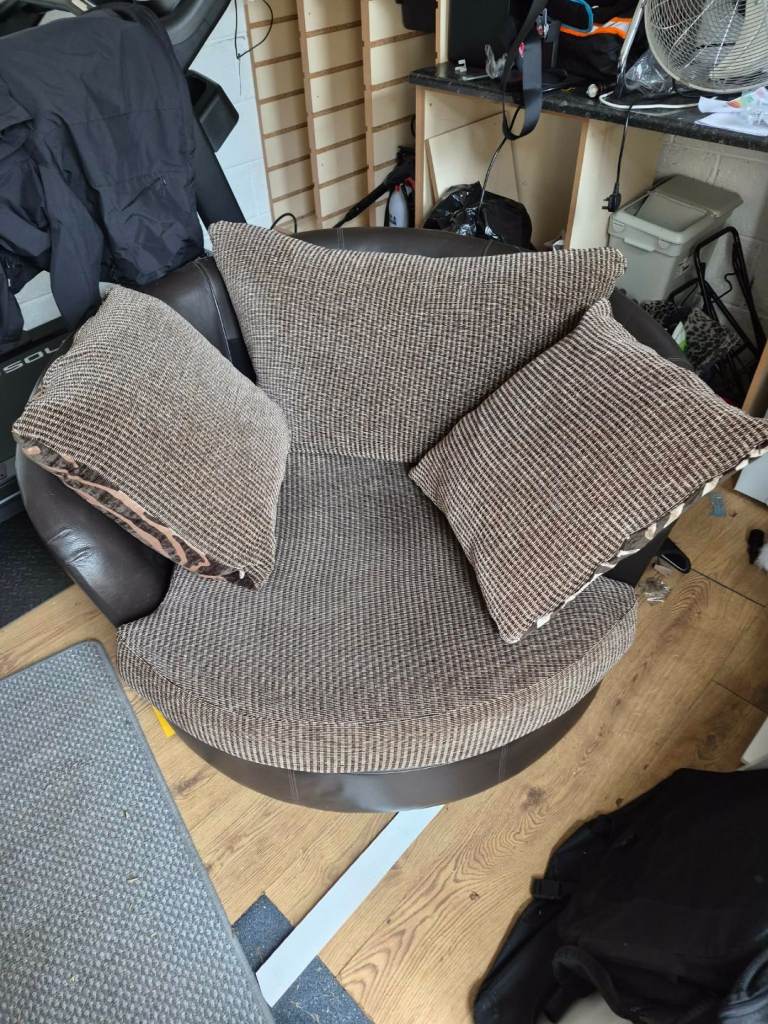 Swivel loveseat - Free to goood home