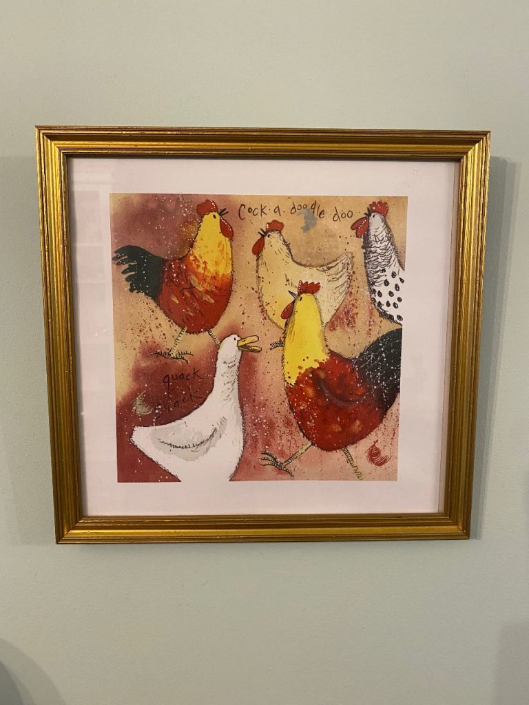 CHICKENS PRINT IN GLAZED FRAME