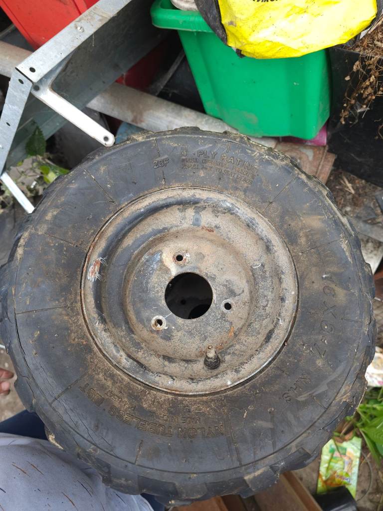 Quad tyre and wheels 