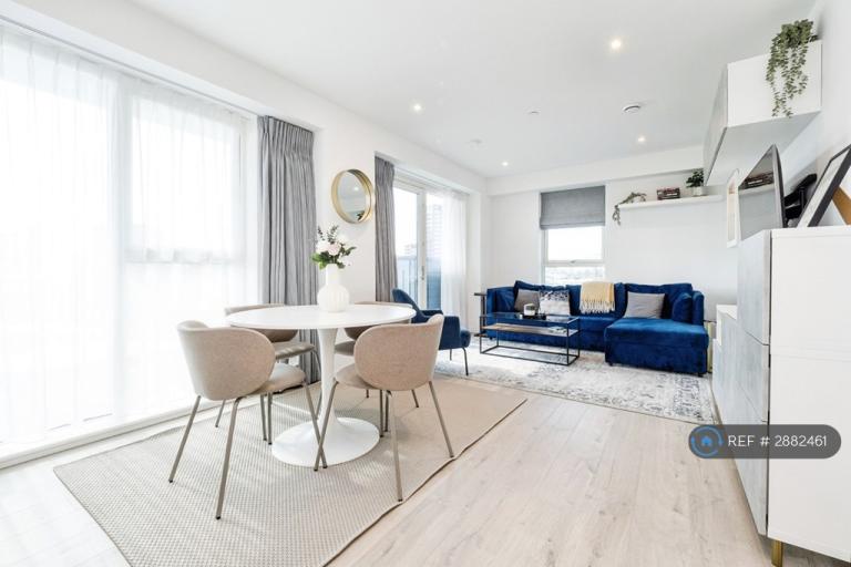 2 bedroom flat in Effra Gardens, London, E16 (2 bed) (#2882461)