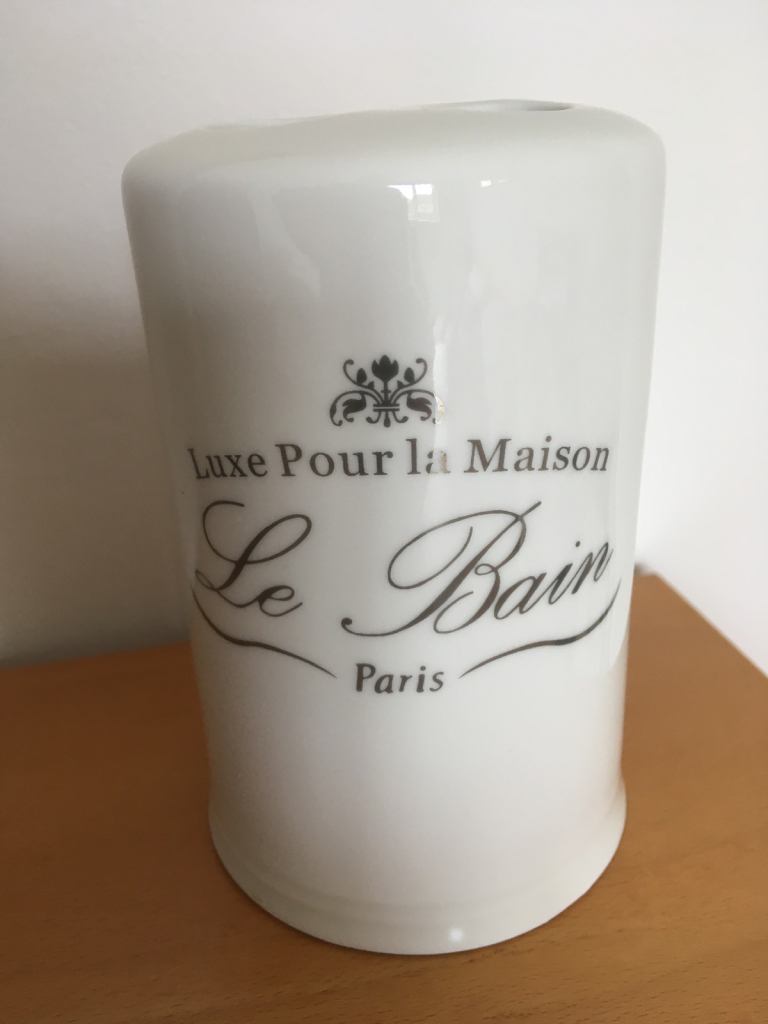 Paris Le Bain bathroom accessories 