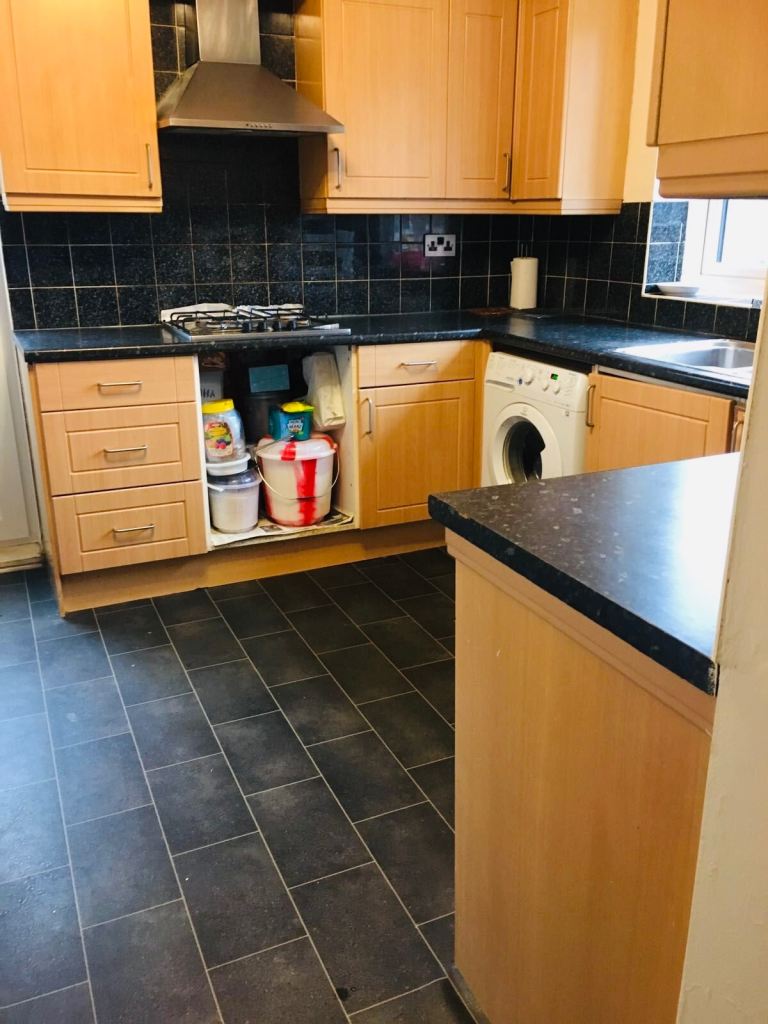 Cheapest VEGETARIAN Double Room: Hounslow West STRICTLY NO AGENCIES
