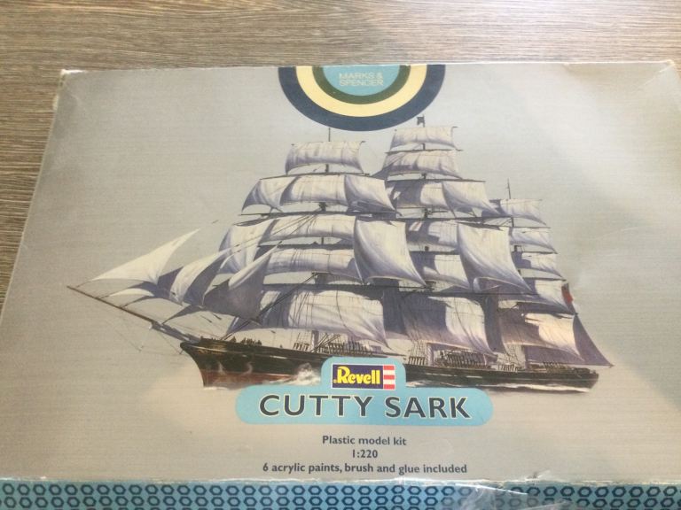 REVELL CUTTY SARK MODEL KIT 1:220 SHIP MODEL