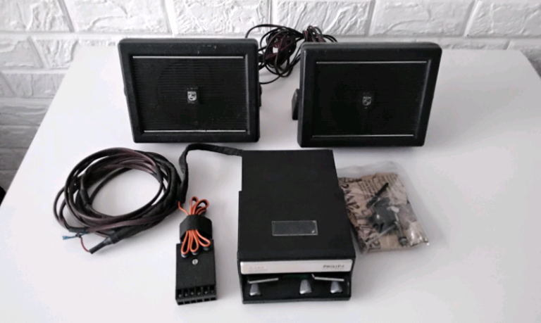 Vintage car cassette Philips n2607 with speakers untested 