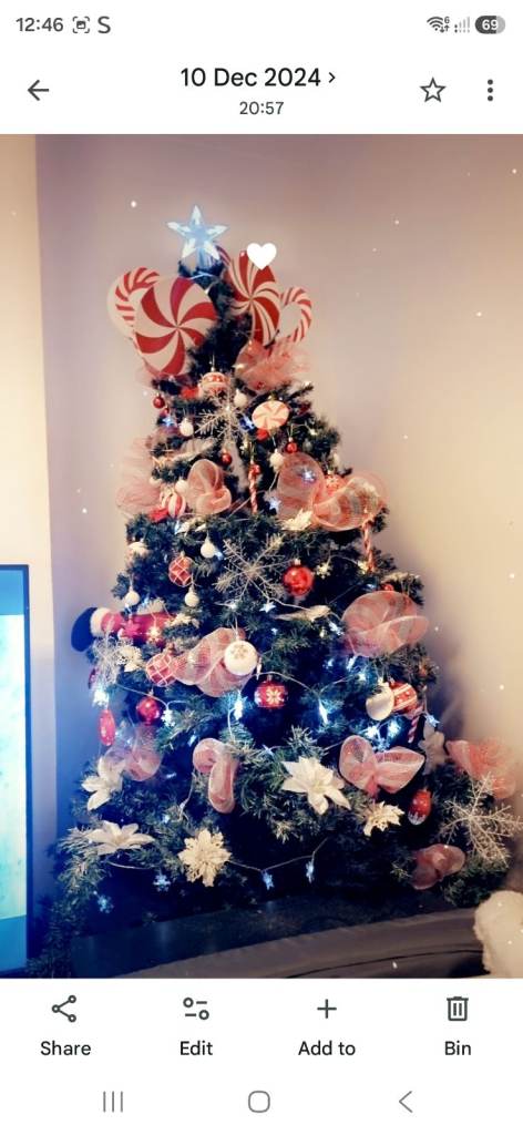 VEYLIN 7ft Artificial Christmas Tree with Metal Stand – Good Condition