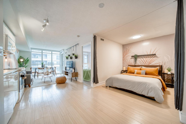 Spacious & Cosy En-suite Room for Rent – TW14 0JU