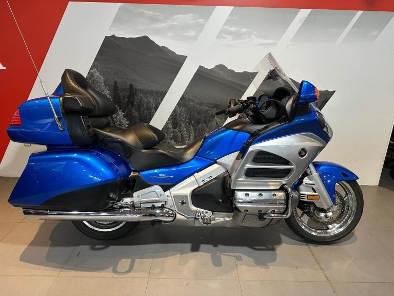 Honda GL 1800 Goldwing 2013 with 23,661 miles 