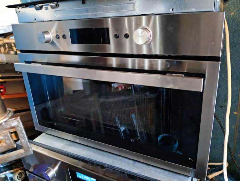  Integrated combi/Microwave Oven – Good Condition