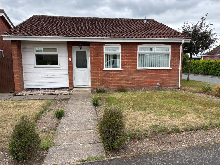Detached 2 bed bungalow 