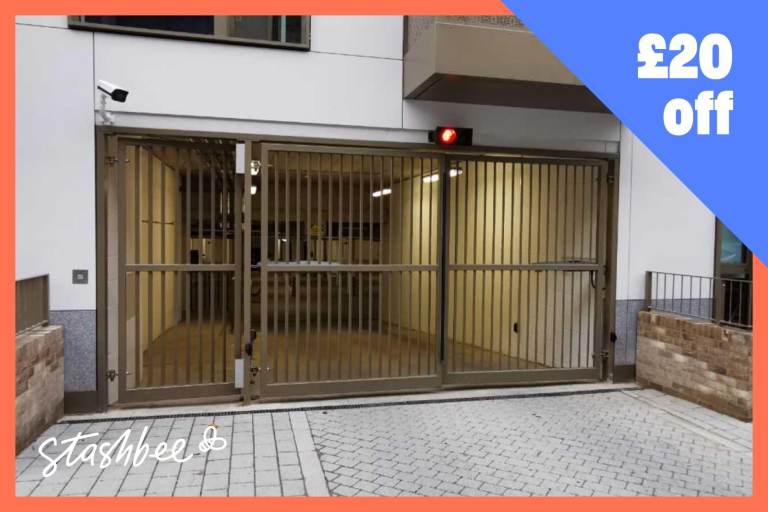 Garage to rent in London (SW9) | Stashbee