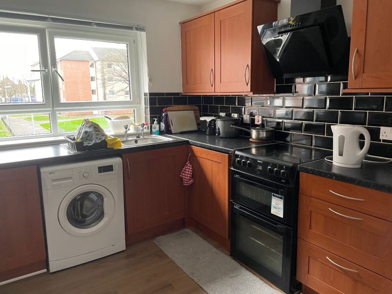 A room is available for rent