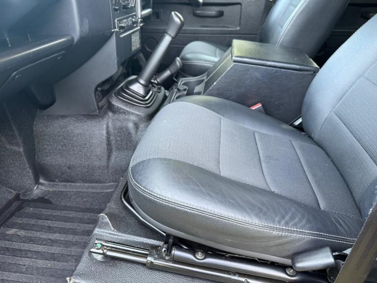 2015 Land Rover Defender XS Utility Wagon TDCi [2.2] PANEL VAN Diesel Manual