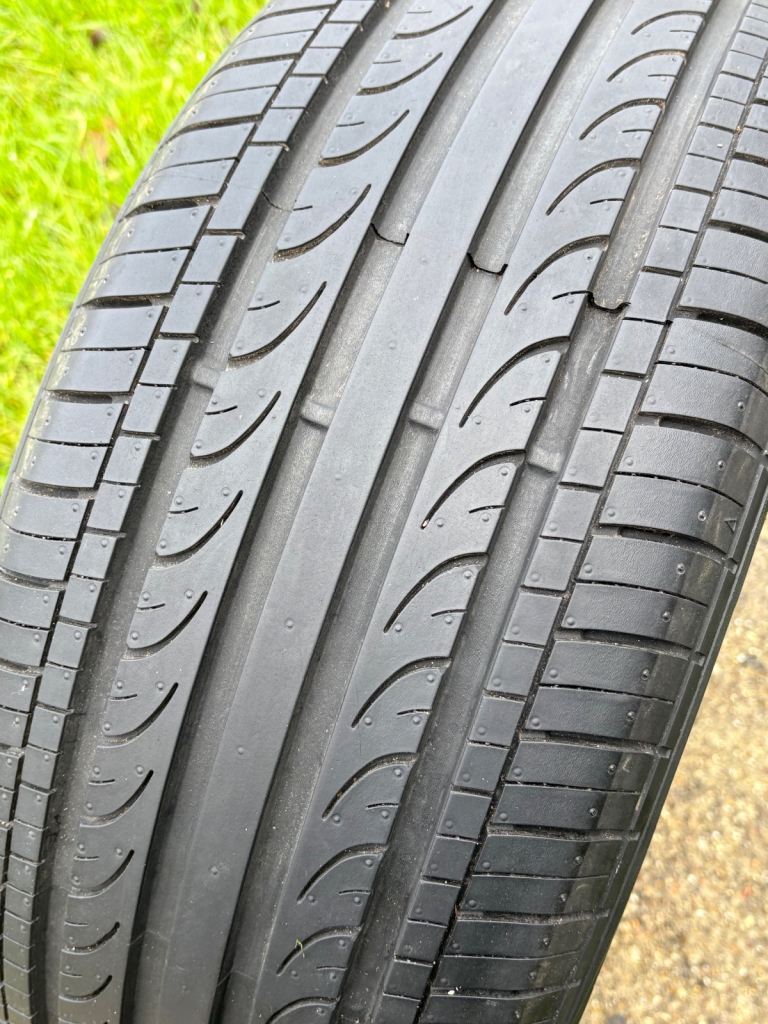 Runway Enduro HP 215/50R17 ** AS NEW **