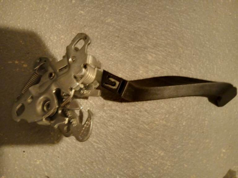 Citroen C4 mk2 and DS4 mk1 bonnet latch and cable
