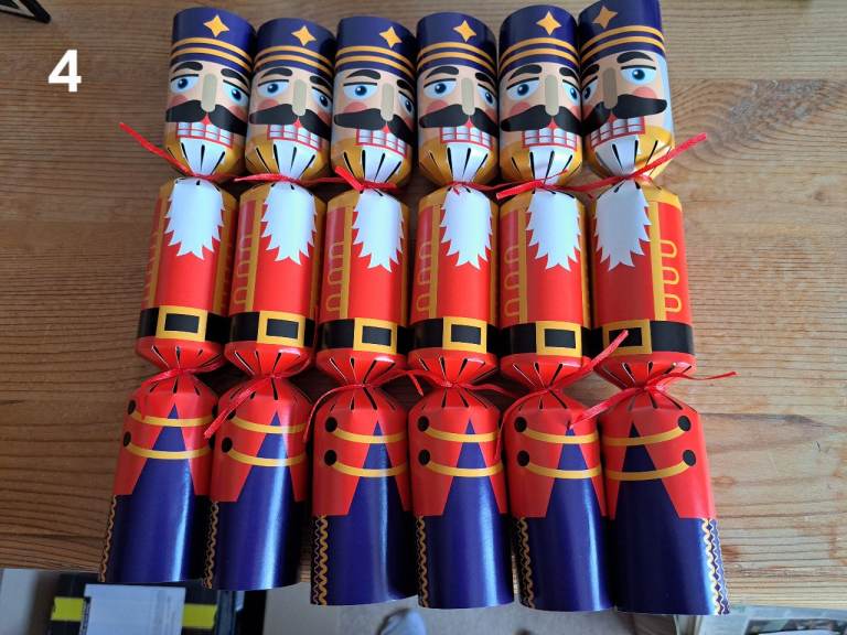 CHRISTMAS CRACKERS WITH NON- PAPER TOYS AND GIFTS 