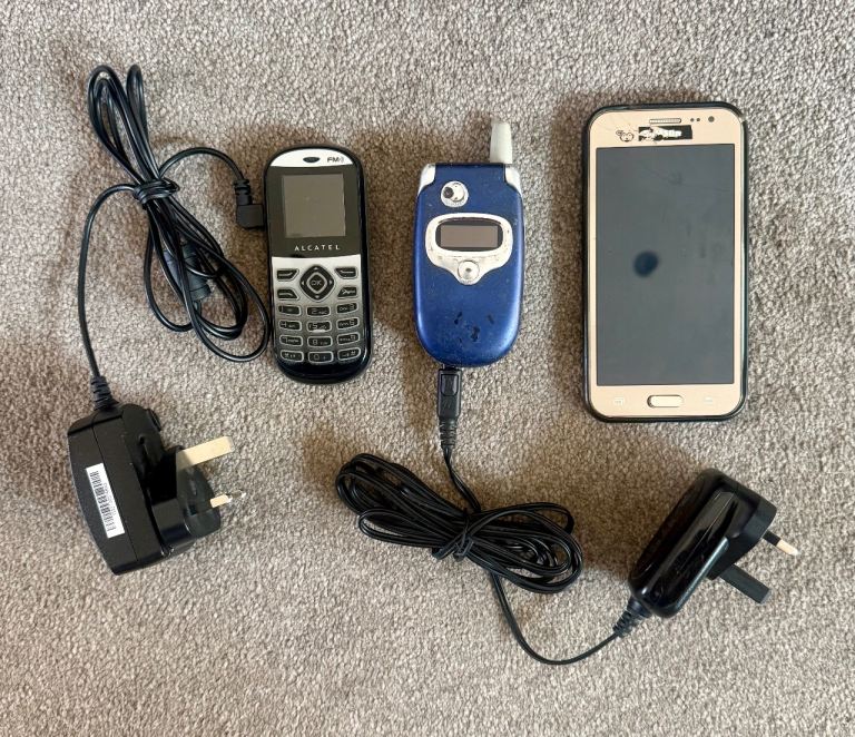 3 Old Phones