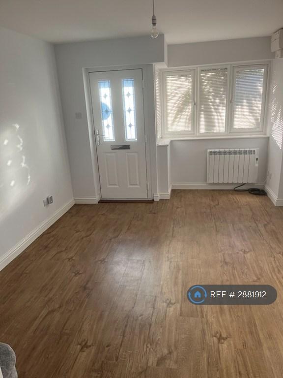 1 bedroom house in Sycamore Walk, Englefield Green, Egham, TW20 (1 bed) (#2881912)