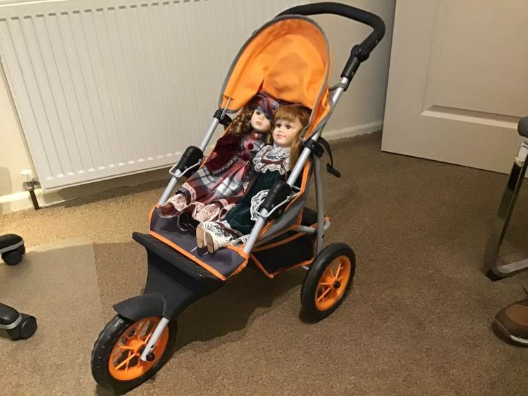 Dolls 3-wheel folding pushchair with 2 dolls