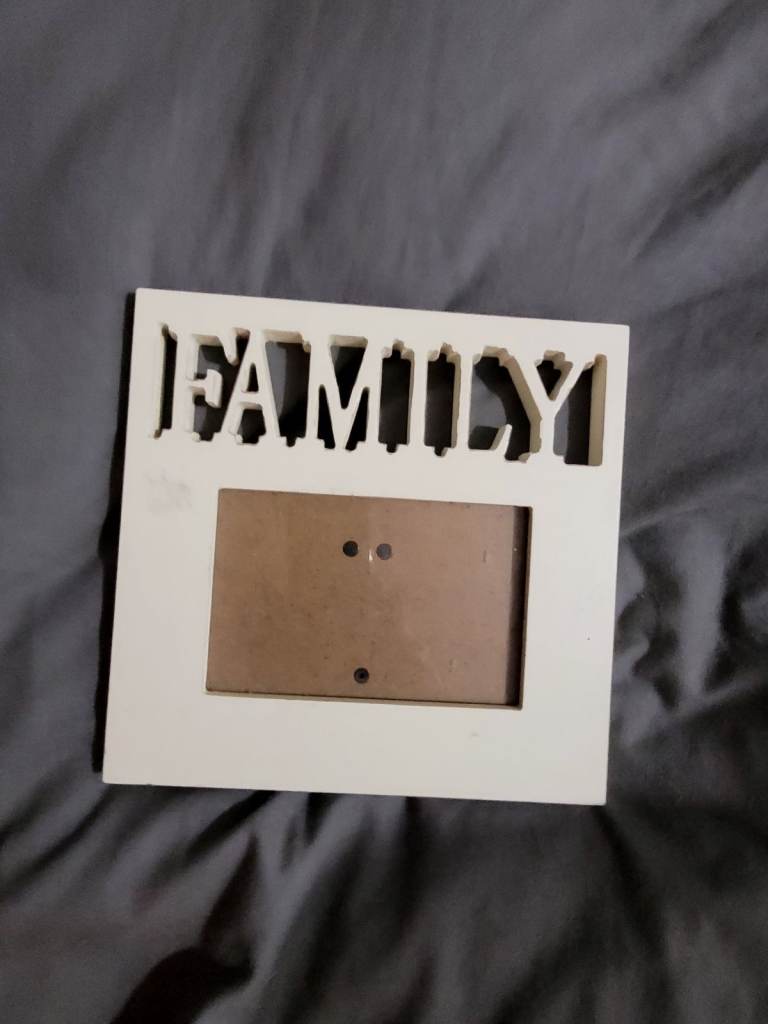 image for Pre-Loved Wooden FAMILY Cutout Photo Picture Frame Cream/White Home Decor - 