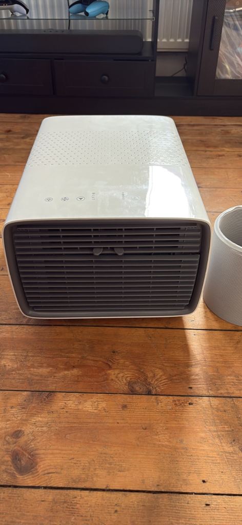 White Air Purifier – Good Condition