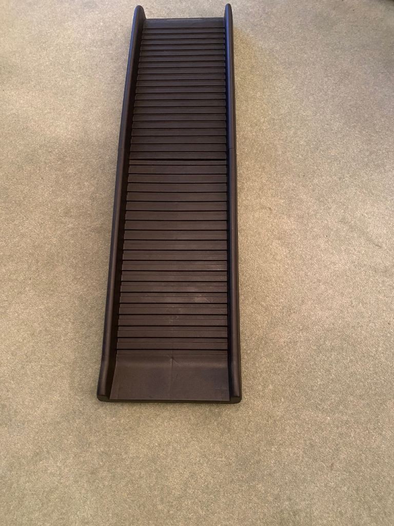 Foldable dog ramp 