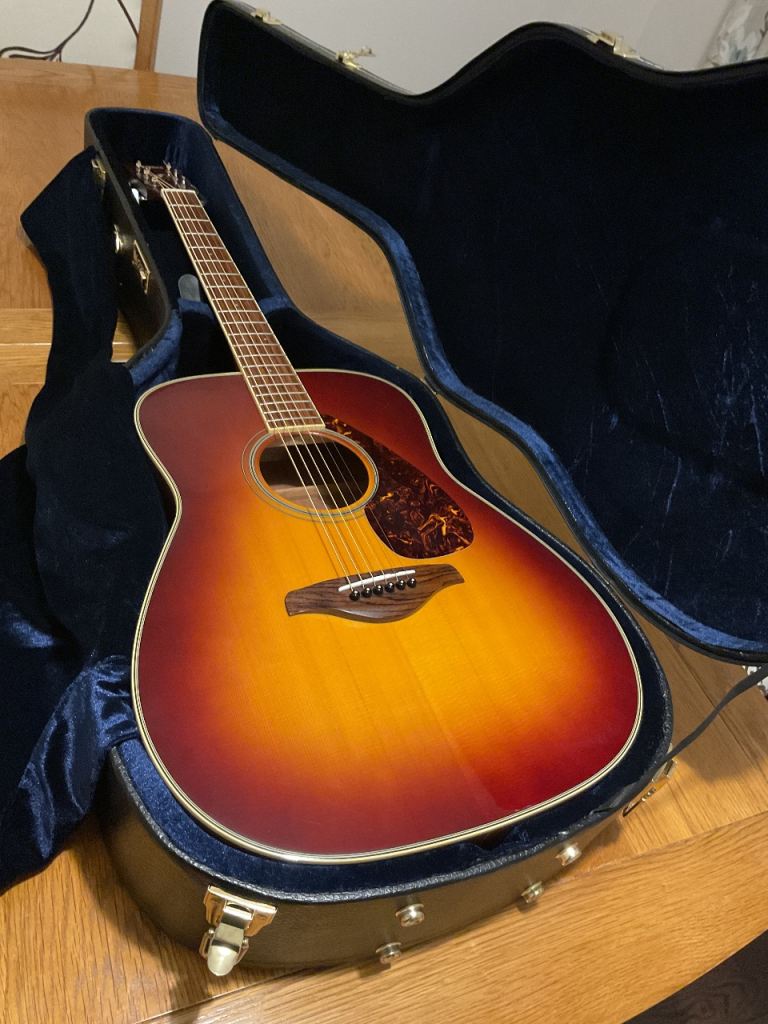 Yamaha FG720S Acoustic Guitar with Hard Case