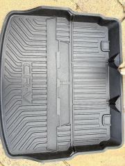 Genuine Honda CRV boot liner and Genuine Honda CRV 73 plate dog guard, excellent condition