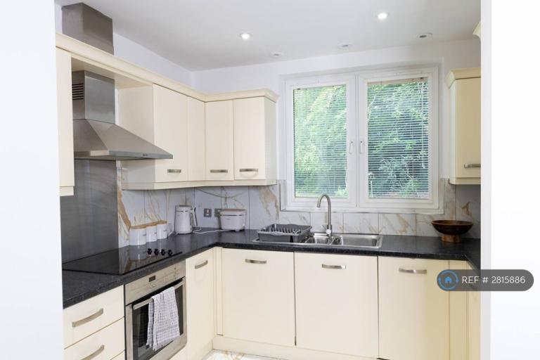 2 bedroom flat in Kent, Kent, CT1 (2 bed) (#2815886)