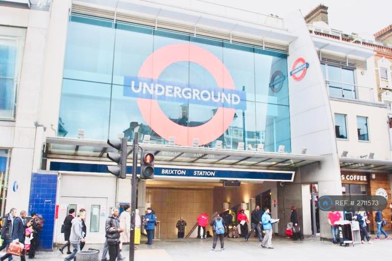 2 bedroom flat in Rosslyn House, London, SW2 (2 bed) (#2711573)